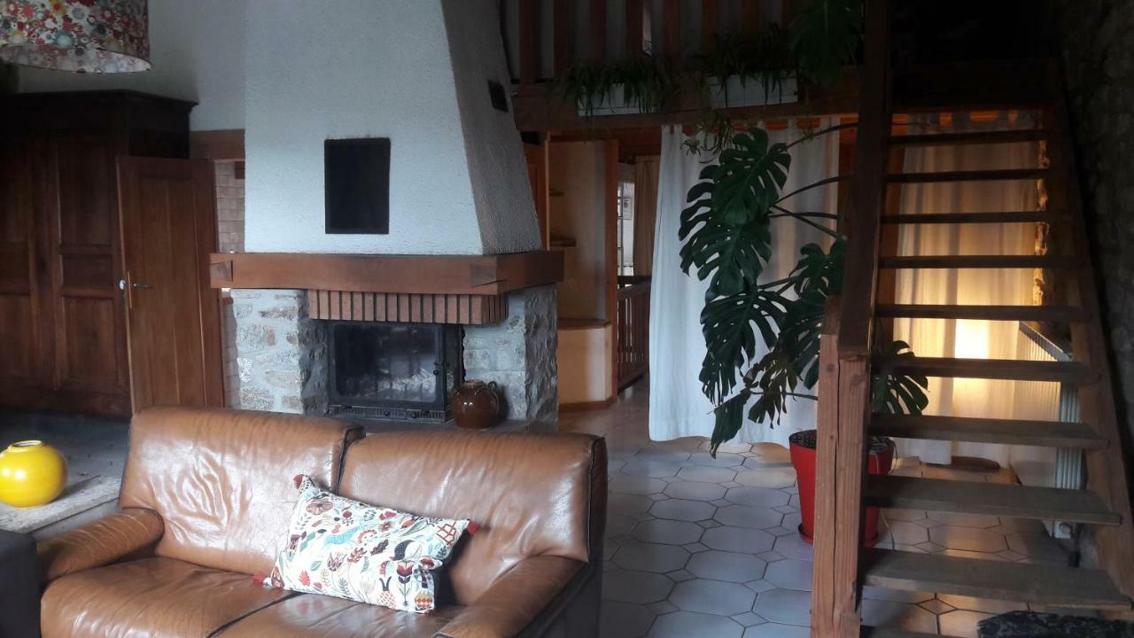 Gites De Gobertier Saint-Alban-d'Ay Exteriör bild